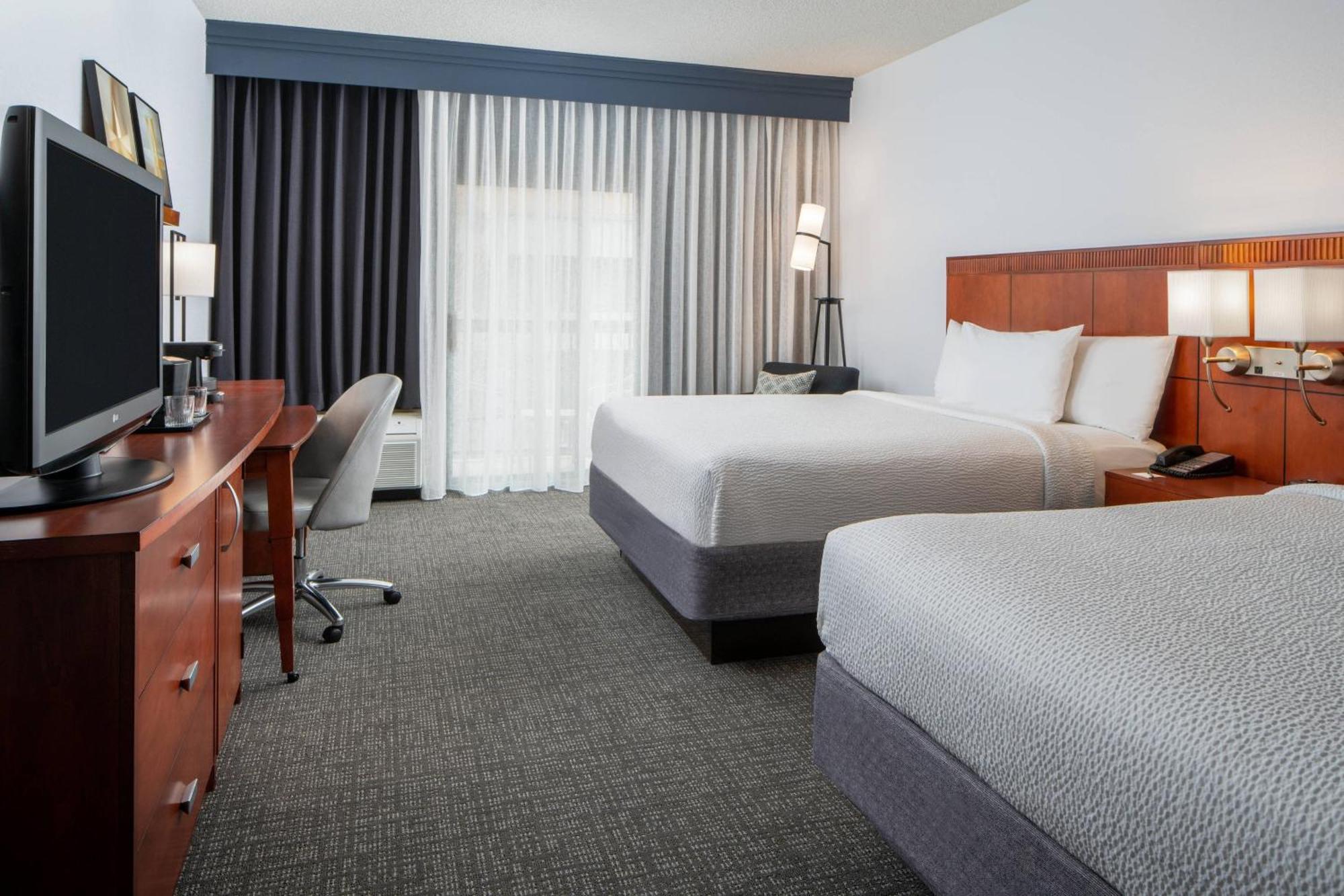 Courtyard By Marriott Dulles Airport Herndon/Reston Екстер'єр фото