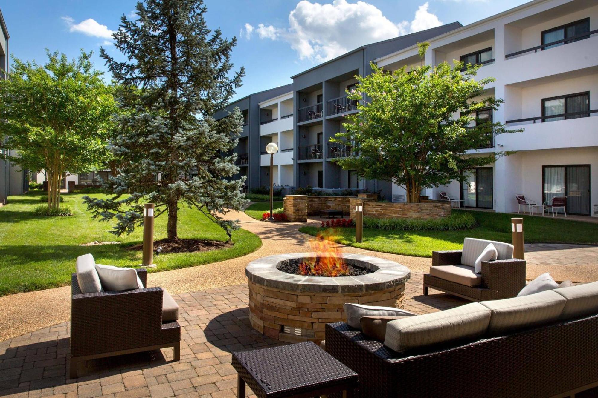 Courtyard By Marriott Dulles Airport Herndon/Reston Екстер'єр фото