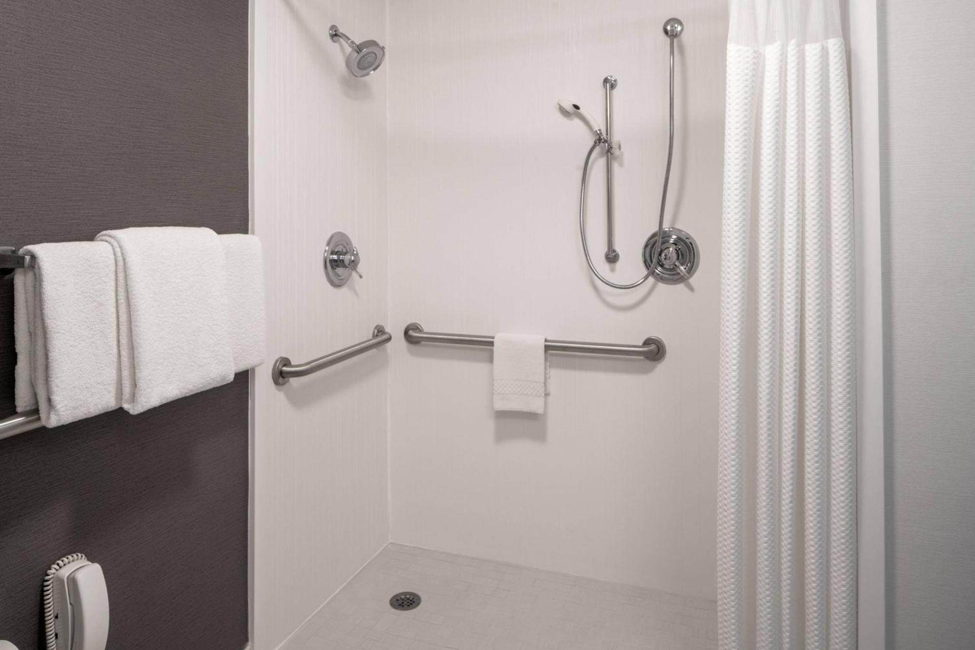 Courtyard By Marriott Dulles Airport Herndon/Reston Екстер'єр фото