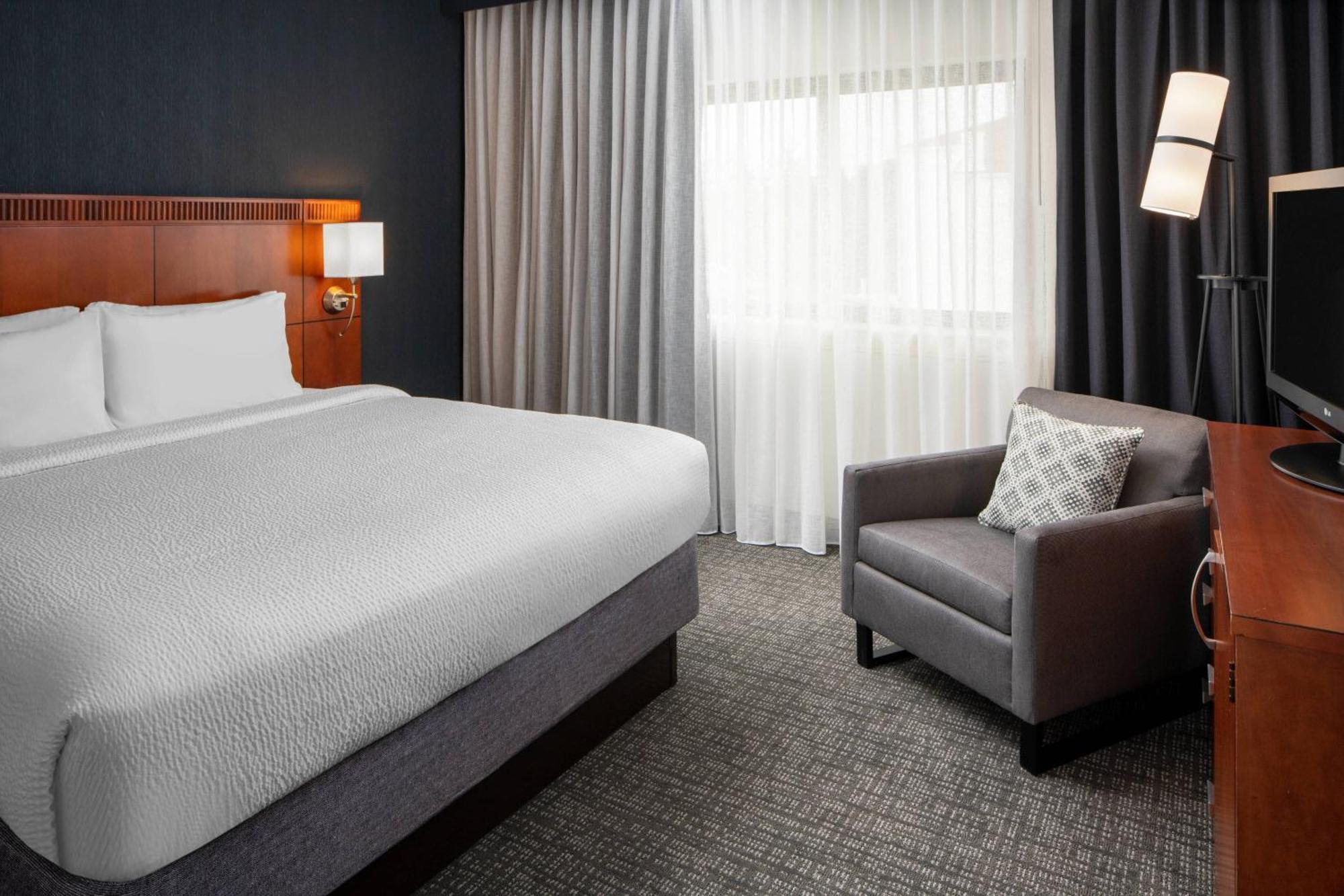 Courtyard By Marriott Dulles Airport Herndon/Reston Екстер'єр фото