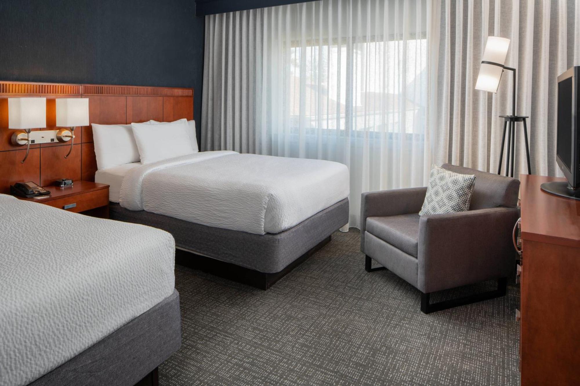 Courtyard By Marriott Dulles Airport Herndon/Reston Екстер'єр фото
