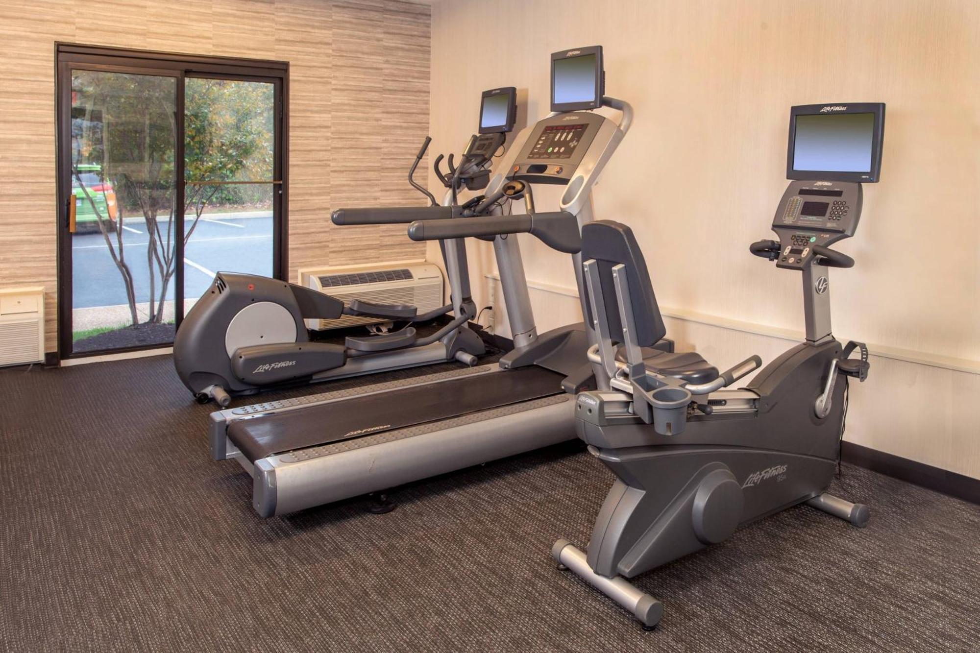 Courtyard By Marriott Dulles Airport Herndon/Reston Екстер'єр фото