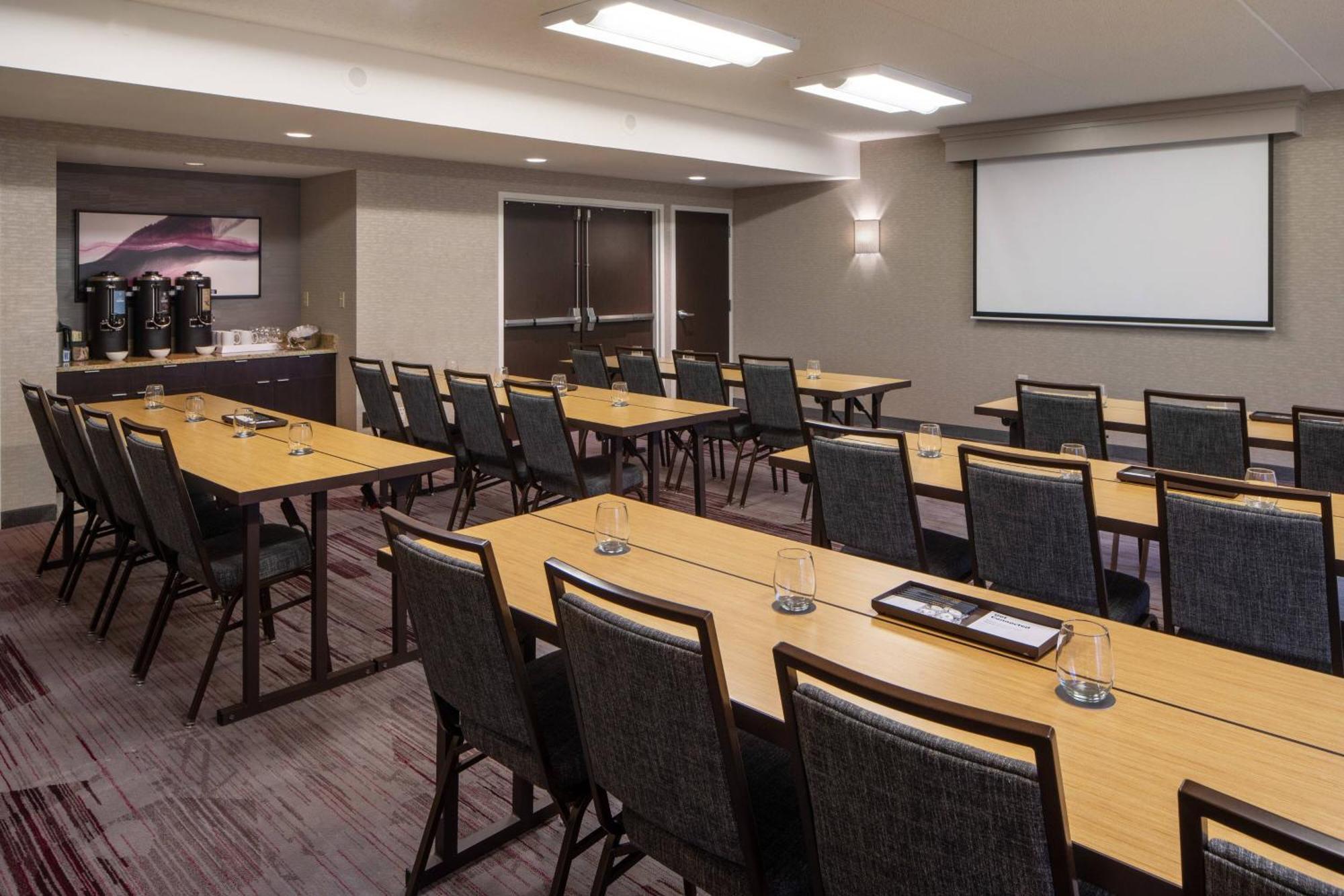 Courtyard By Marriott Dulles Airport Herndon/Reston Екстер'єр фото