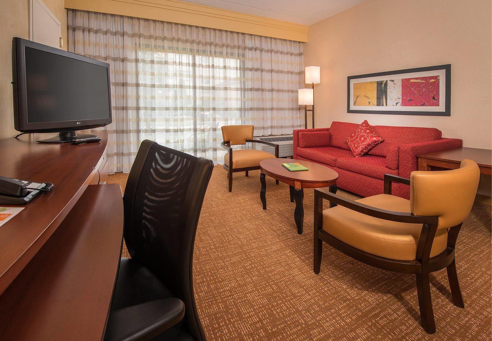 Courtyard By Marriott Dulles Airport Herndon/Reston Екстер'єр фото