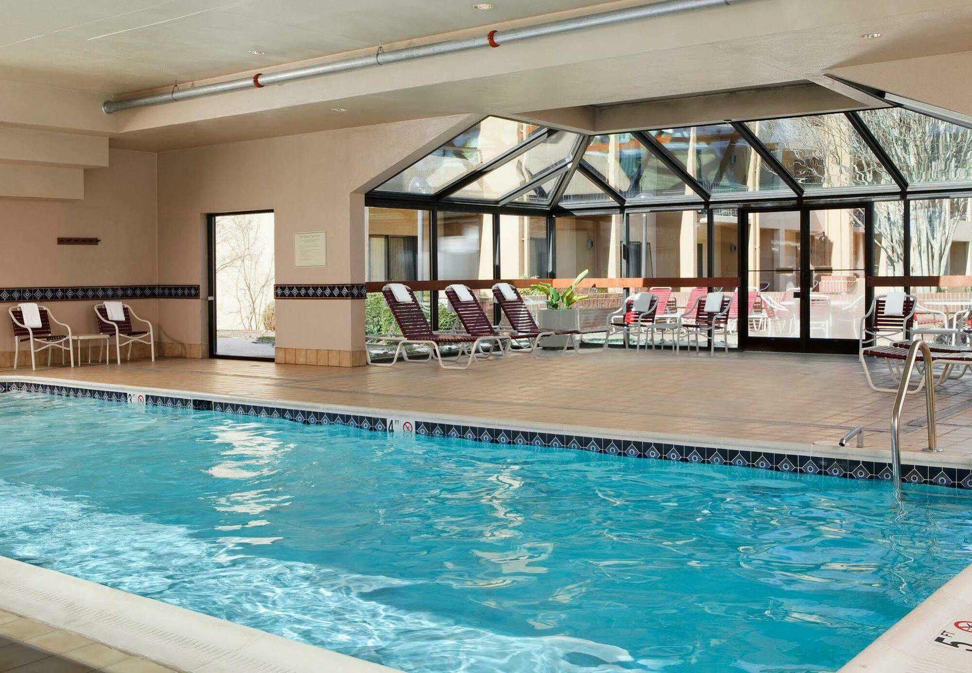 Courtyard By Marriott Dulles Airport Herndon/Reston Екстер'єр фото
